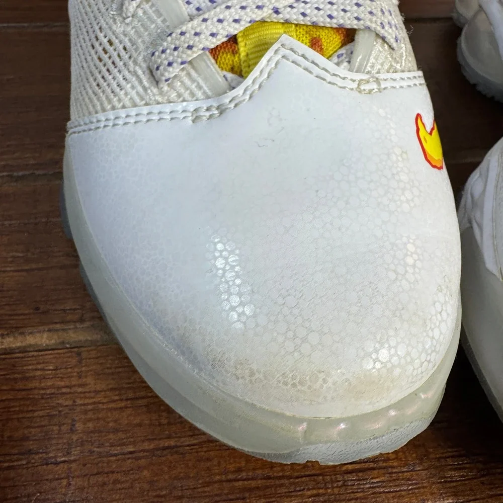 Nike LeBron 19 Low Magic Fruity Pebbles Basketball Shoes Youth 4 DQ8344 White‎